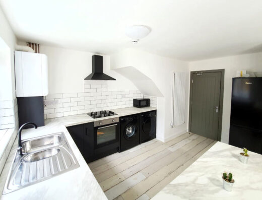 Kitchen in Alderson Rd, Liverpool - Student accommodation in Wavertree